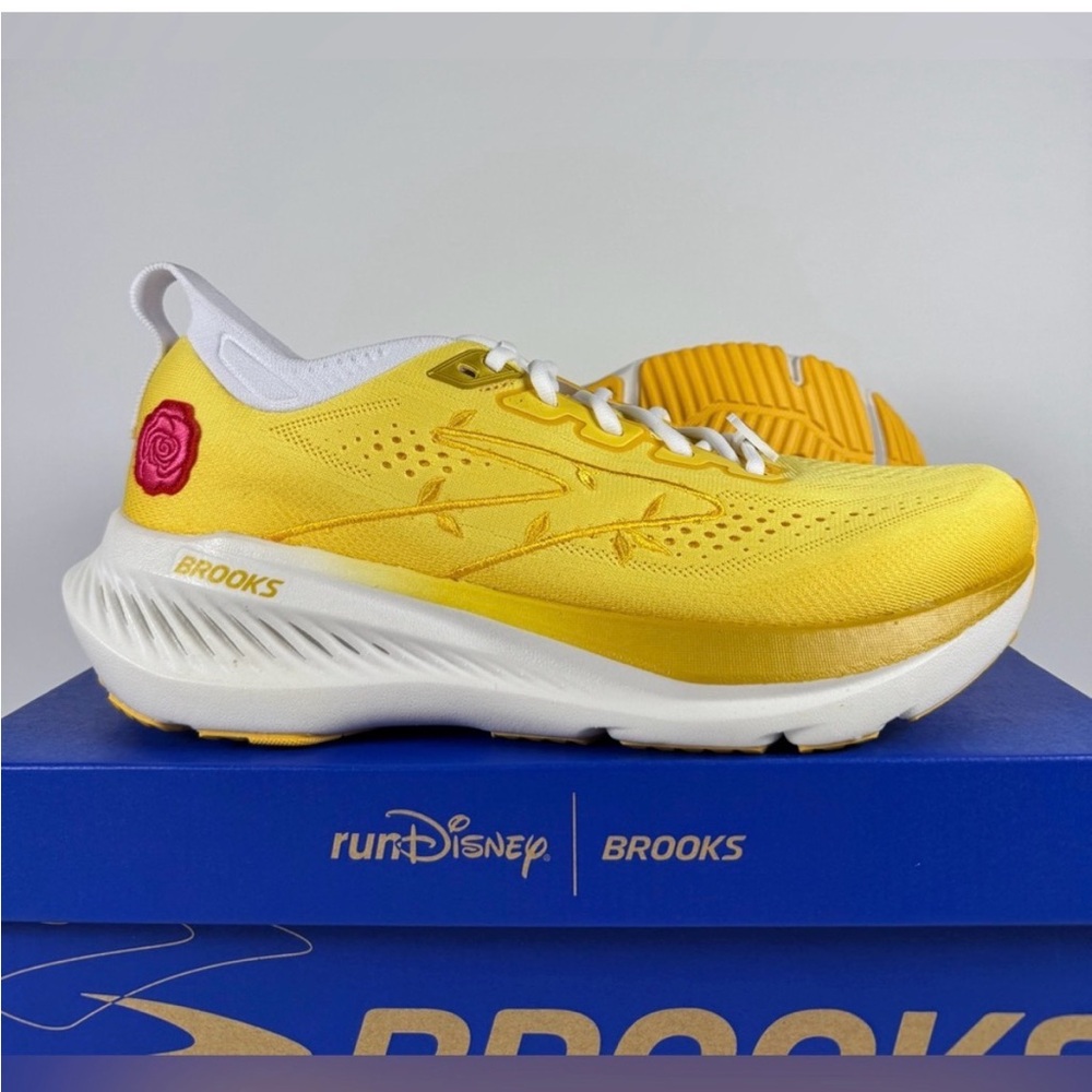 Brooks Disney Glycerin 23 Belle running shoes Yellow/White with Pink Rose Accent